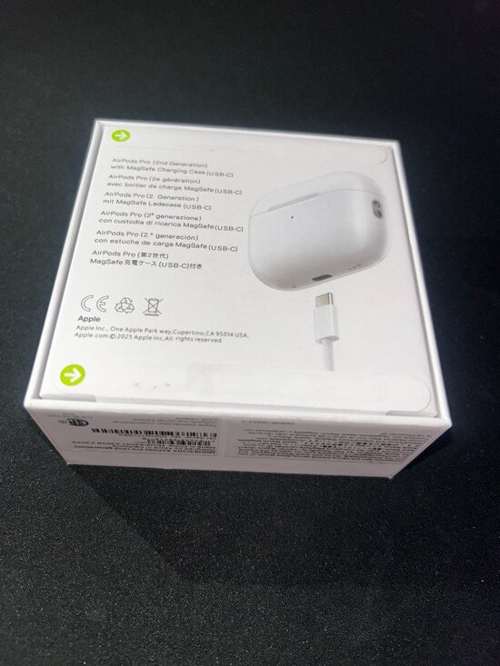 Air pods Pro Gen 2 for Sleaded and never been wear - Picture 2 of 4